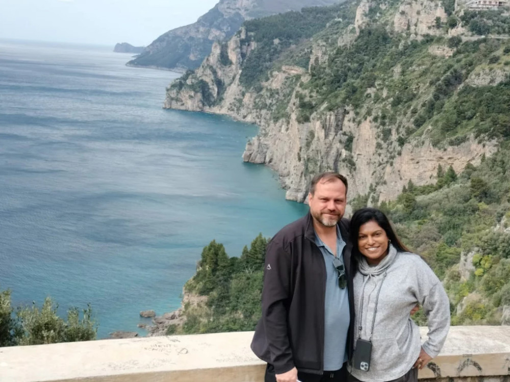 Day Tour from Naples: Palace of Caserta, Pompeii/Herculaneum & Cantina