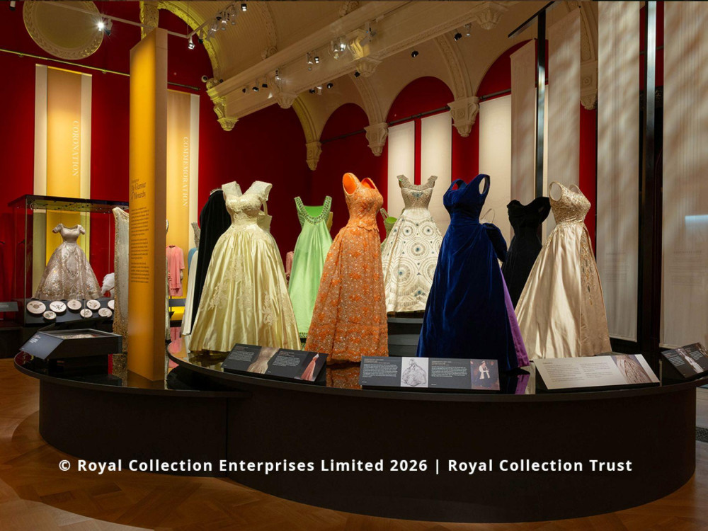 Changing of the Guard & Royal Mews with Queen Elizabeth II Exhibition