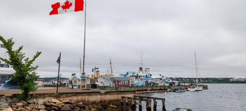 Halifax Waterfront Tour with Boardwalk, Pier 21 and Titanic