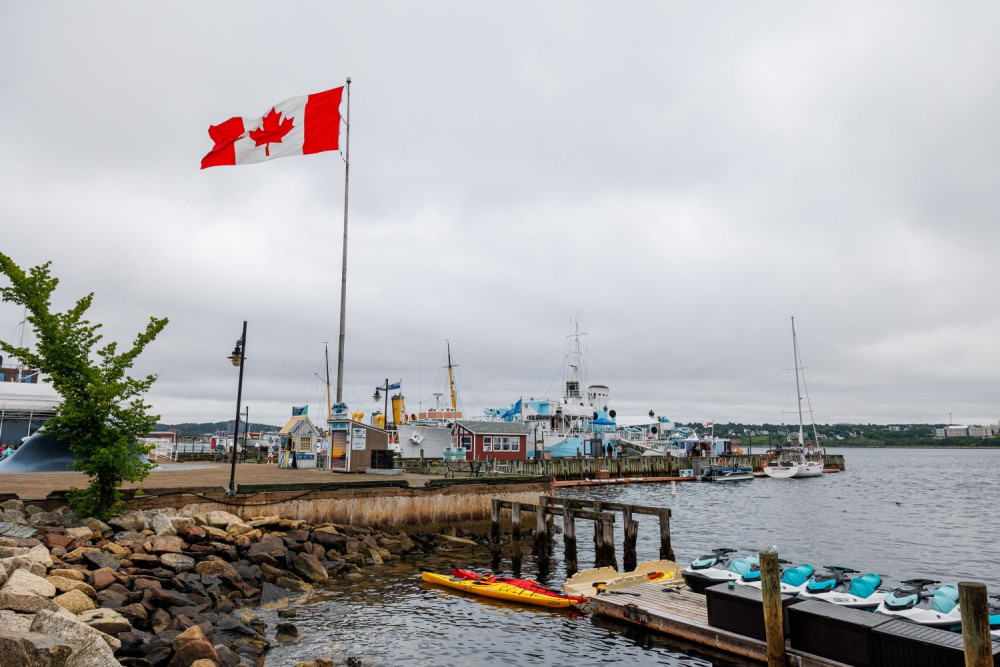 Halifax Waterfront Tour with Boardwalk, Pier 21 and Titanic