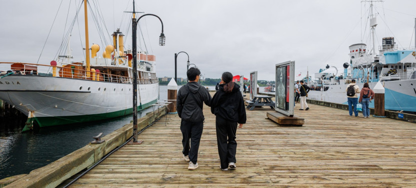 Halifax Waterfront Tour with Boardwalk, Pier 21 and Titanic
