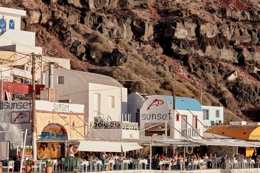 Private Santorini Island Tour with Ammoudi Bay Lunch or Dinner