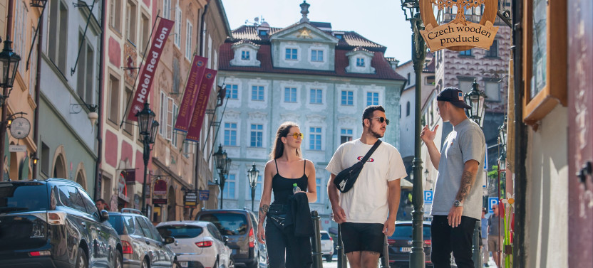 One Prague Tour: The Castle Side with Local Food & Beer