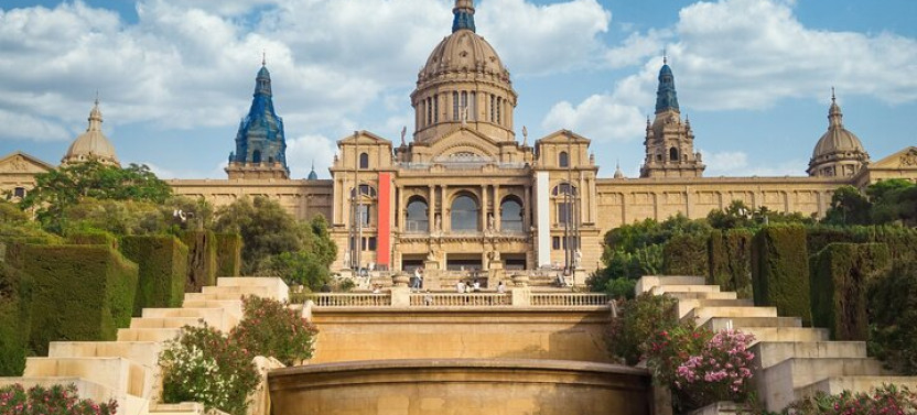 Full Day Private Tour to Barcelona