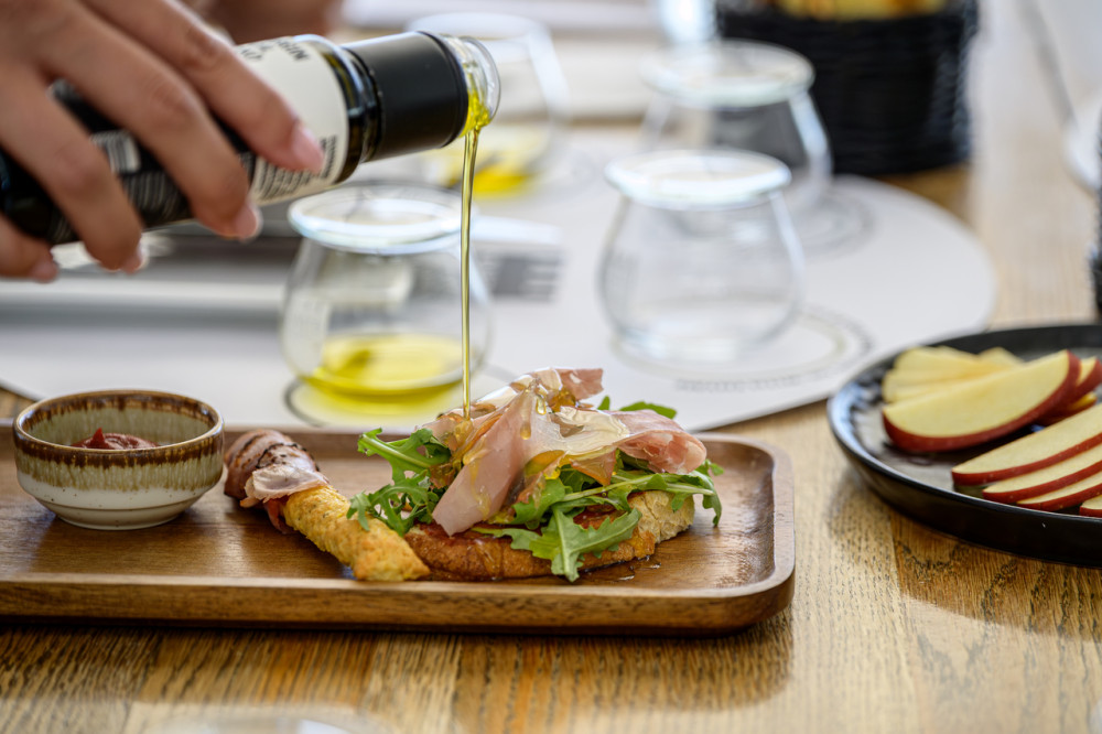 Santorini: Olive Oil Tasting & Farm-to-Table Private Experience