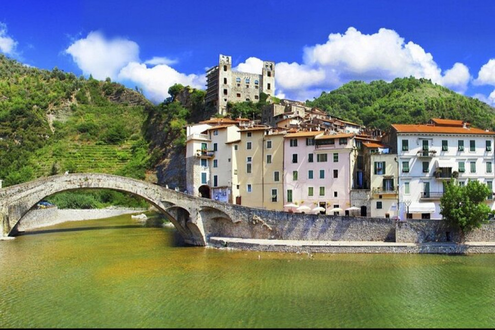Private Luxury Italy and French Riviera Day Tour: Sanremo, Dolceacqua & Men