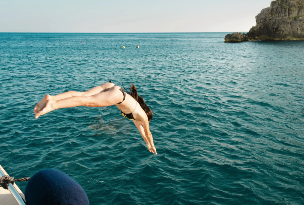 Boat trip to the Sorrento coast, Positano and Amalfi from Naples in Spanish