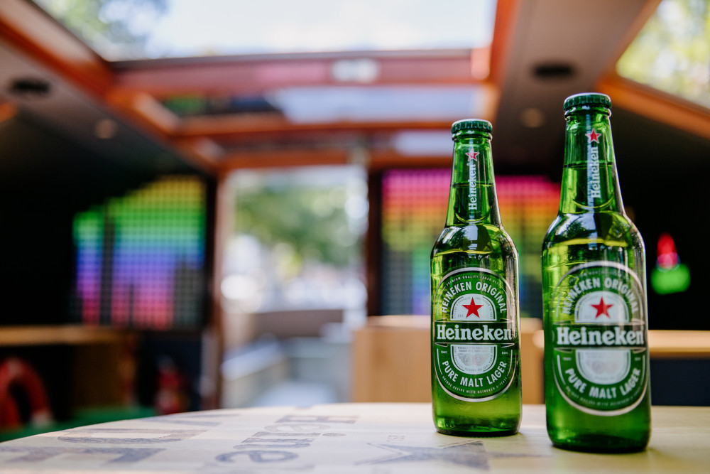 45 min. Heineken Canal Cruise with Drinks & Heineken Experience