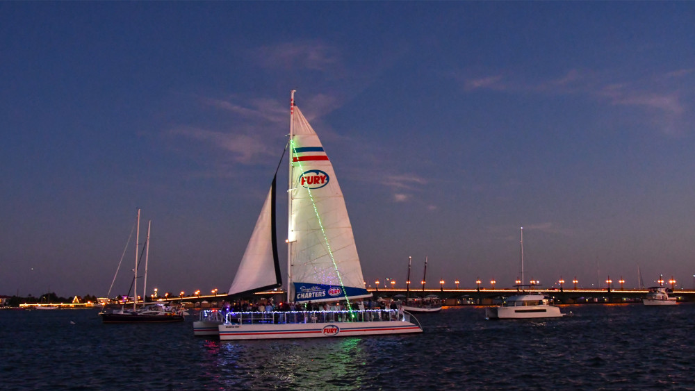 Nights of Lights Viewing Boat with Complimentary Drinks and Live Music