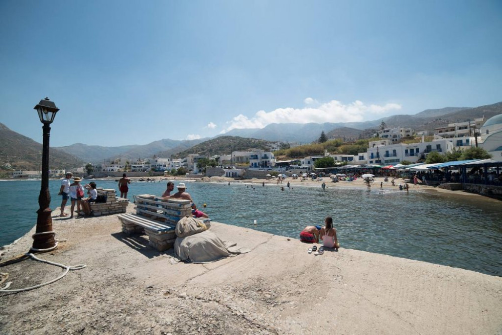 Naxos Highlights Bus Tour with a Swimming Stop at Apollonas Village