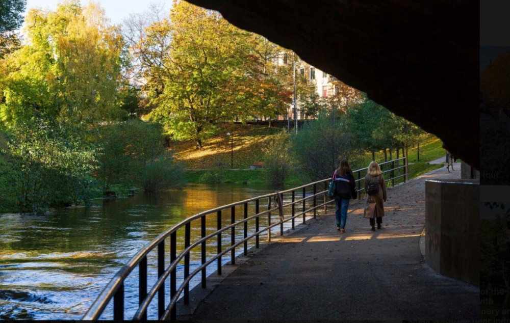 Private Akerselva River Walk with Waterfalls, History & Food Tasting