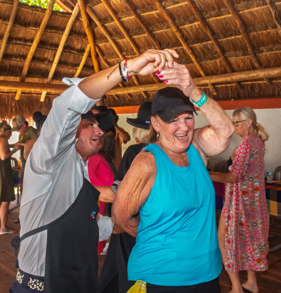 Shake it up: Dance, Salsa & Tequila Experience