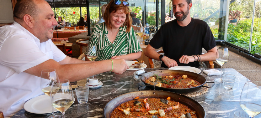 Private Barceloneta & Montjuic Tour with Cable Car & Paella
