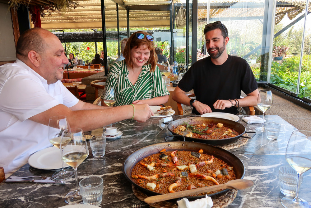 Private Barceloneta & Montjuic Tour with Cable Car & Paella