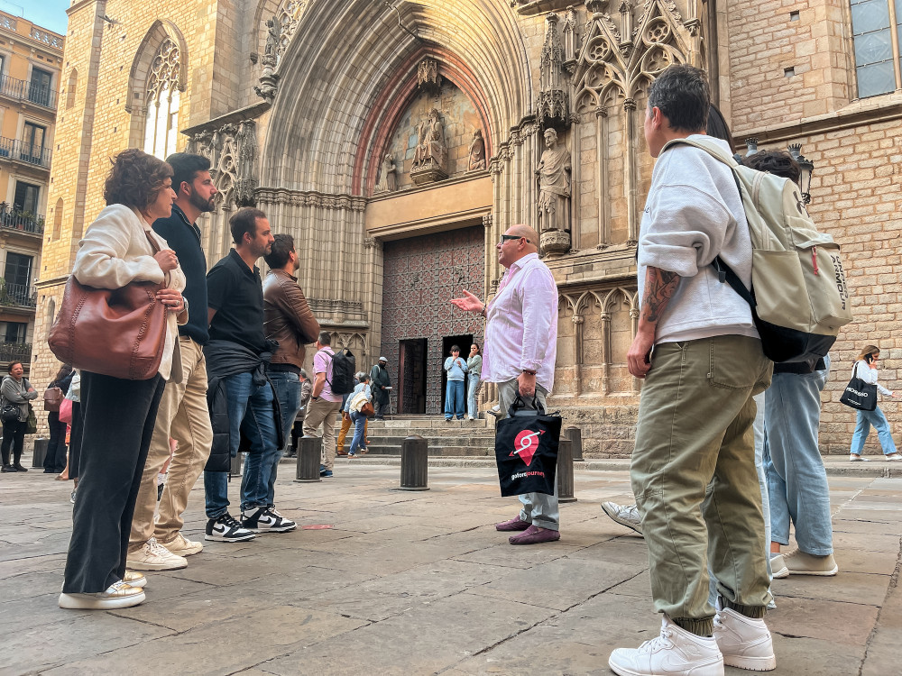 Barcelona Gothic Quarter & El Born Tour with Santa Maria del Mar Entry