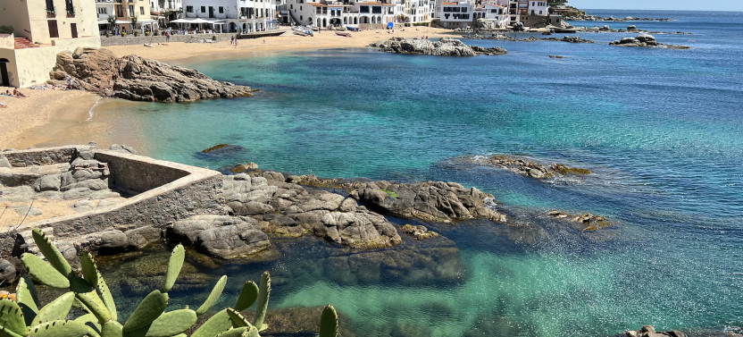 Costa Brava Private Day Trip from Barcelona: Peratallada, Pals & Calella