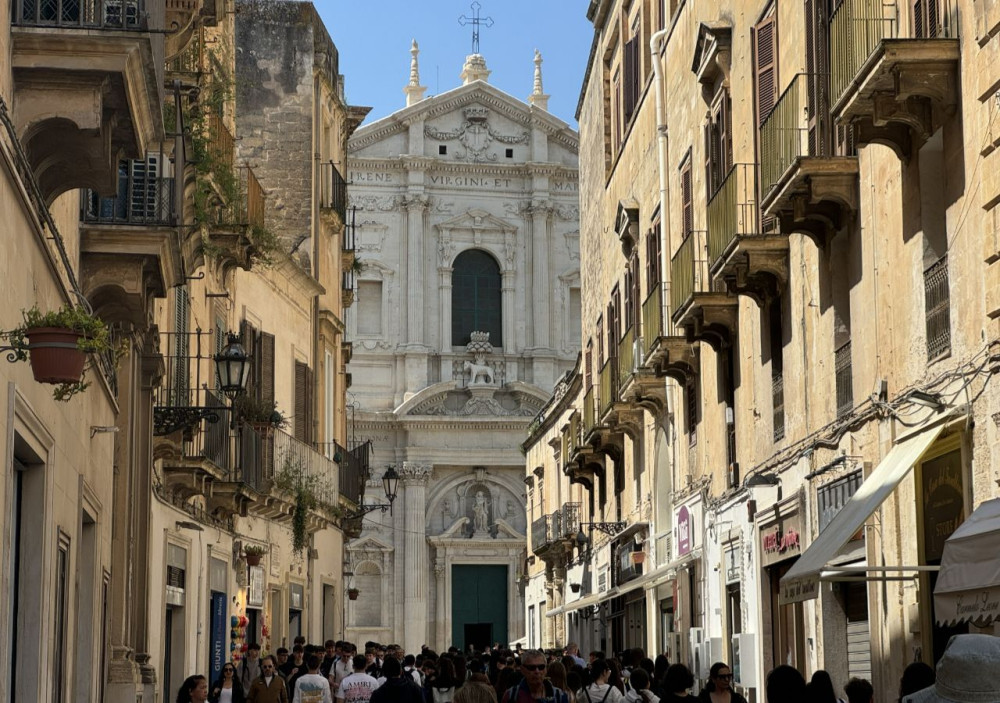 Lecce Shared Walking Tour: Baroque Art, History, and Local Life