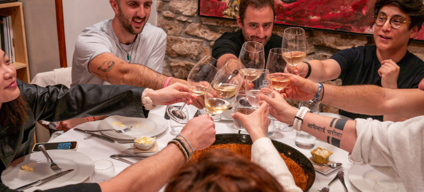 Barcelona El Born Gourmet Tapas & Wine Small Group Tour