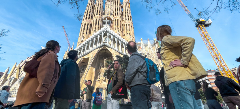 Small Group Sagrada Familia Skip the Line Tour, photo 2 of 10