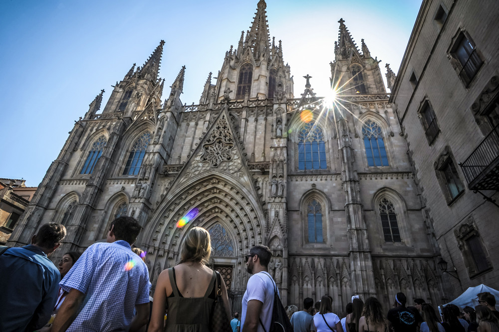 Small Group Best of Barcelona Half Day Tour with Sagrada Familia