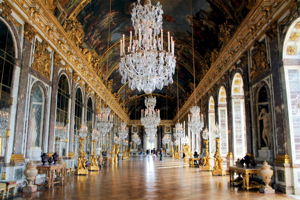 Versailles Palace Guided Tour with Garden Access