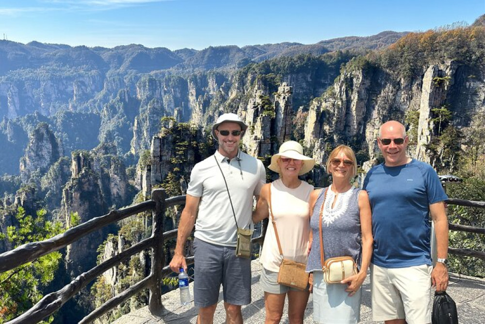 1-Day Mini Group Tour to Zhangjiajie Forest Park and Avatar Mountains