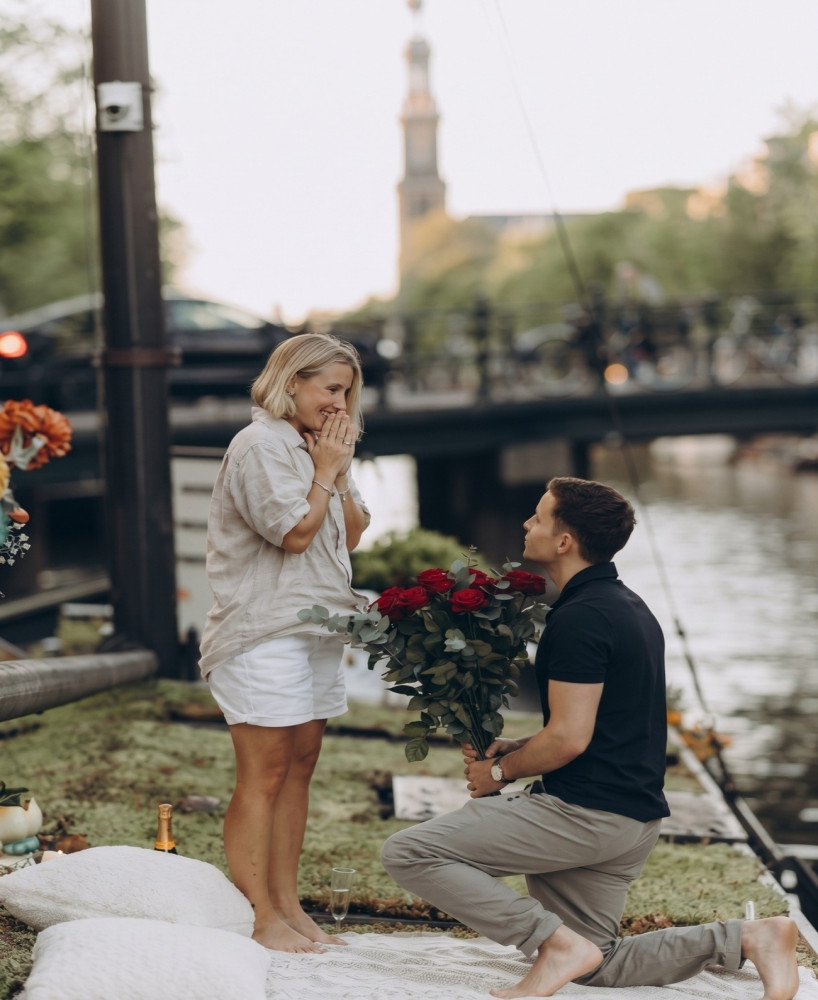 Private Houseboat Proposal on the Prinsengracht with Champagne