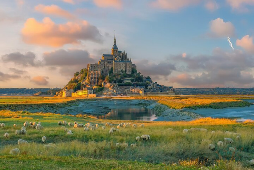 World Heritage: Mont St Michel Guided Tour from Cherbourg
