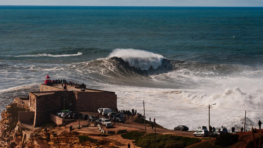 From Porto: Alcobaça & Nazaré Private Day Trip