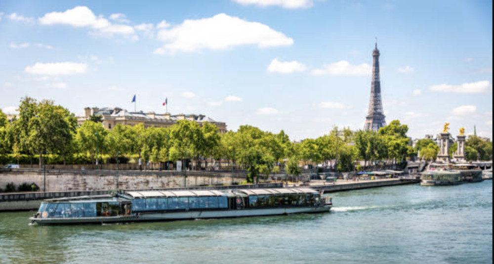 Paris Illuminations and Cruise Tour