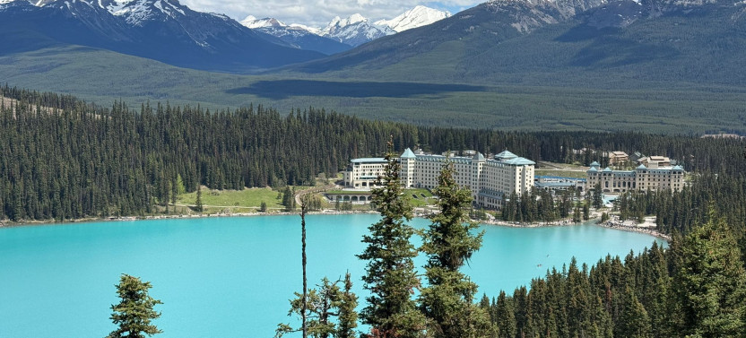Moraine Lake, Lake Louise, Emerald & Johnston Canyon Shared Tour