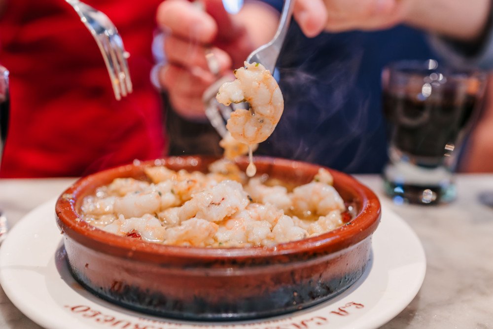 Madrid Food Tour with Tapas & Drinks with a Local