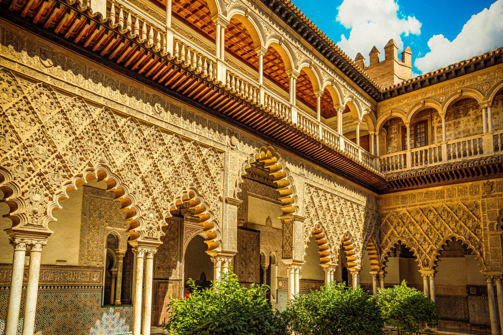 Seville: Small Group Royal Alcázar, Cathedral & Giralda Tour in English