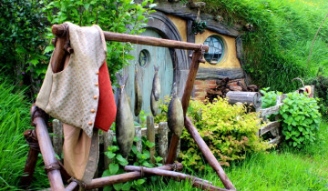 A picture of Private 2 Day Tour: Hobbiton, Rotorua Geothermal Valley & Hamilton Gardens