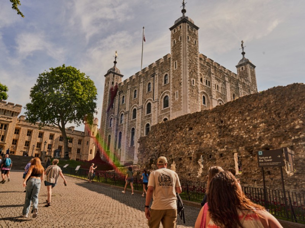 Semi Private Express Tower of London Tour with Crown Jewels