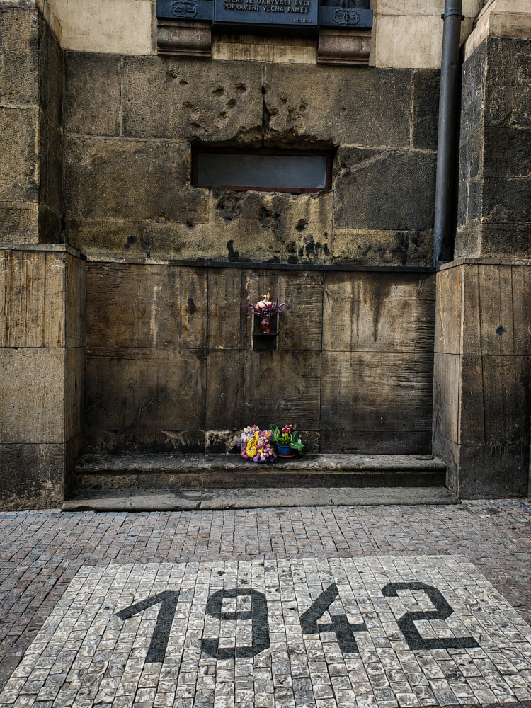 Shared WW2 History in Prague Tour with Lunch