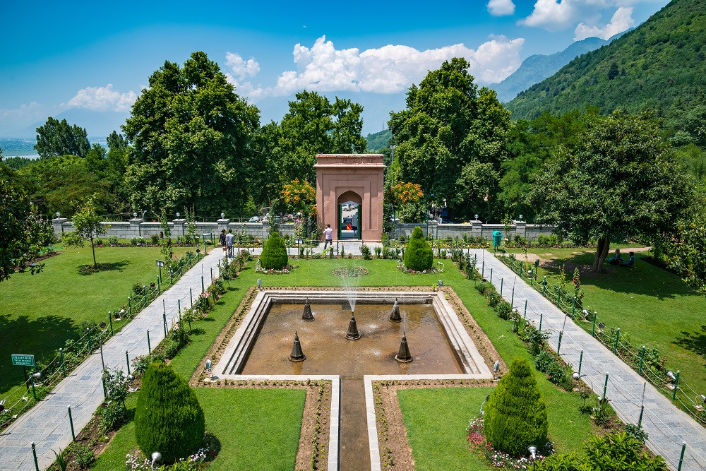 5 Day Kashmir Tour with Pahalgam and Gulmarg