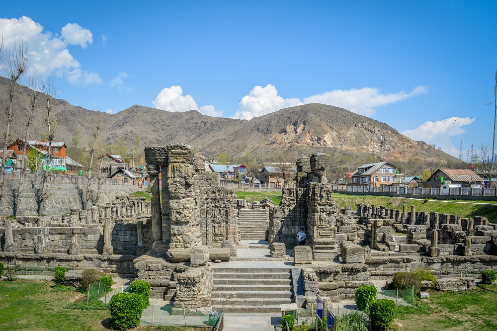 5 Day Kashmir Tour with Pahalgam and Gulmarg