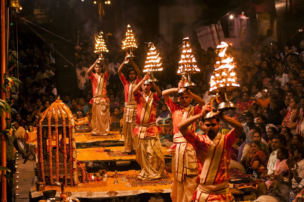 Luxury Golden Triangle Tour with Udaipur + Varanasi