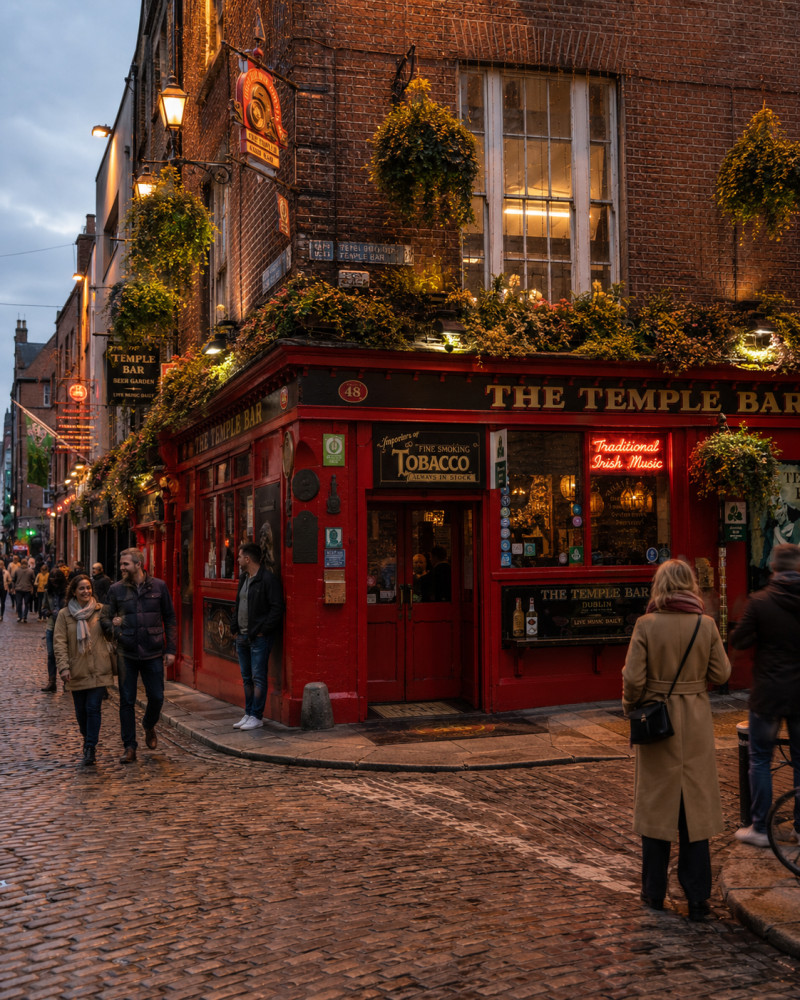 Dublin Private Walking Tour with Irish Coffee Experience