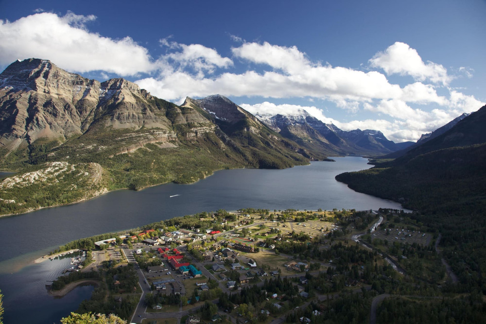Private Full-Day Waterton Lakes National Park Tour from Calgary