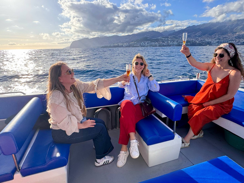 Private Sunset Cruise with Snacks & Open Bar