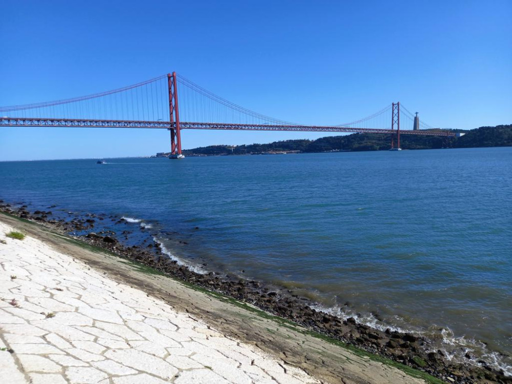 Private One-Way Santiago de Compostela to Lisbon with Porto and Fatima