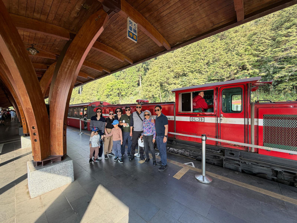 Alishan Taiwan 2-Day Private Tour from Taipei
