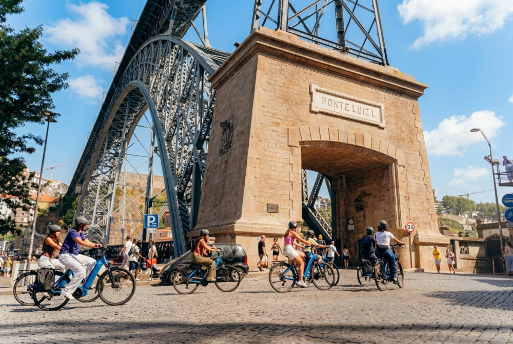Private: Old Town & Riverside Bike Tour
