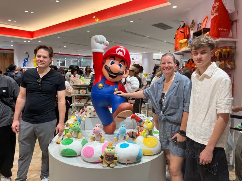 Tokyo: Japanese anime stores with ramen lunch in Shibuya