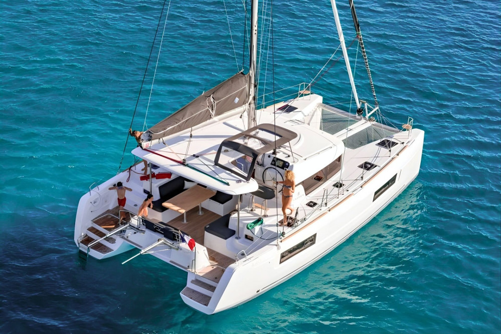 Da Cannigione: Tour in Catamarano Nell'Arcipelago di La Maddalena