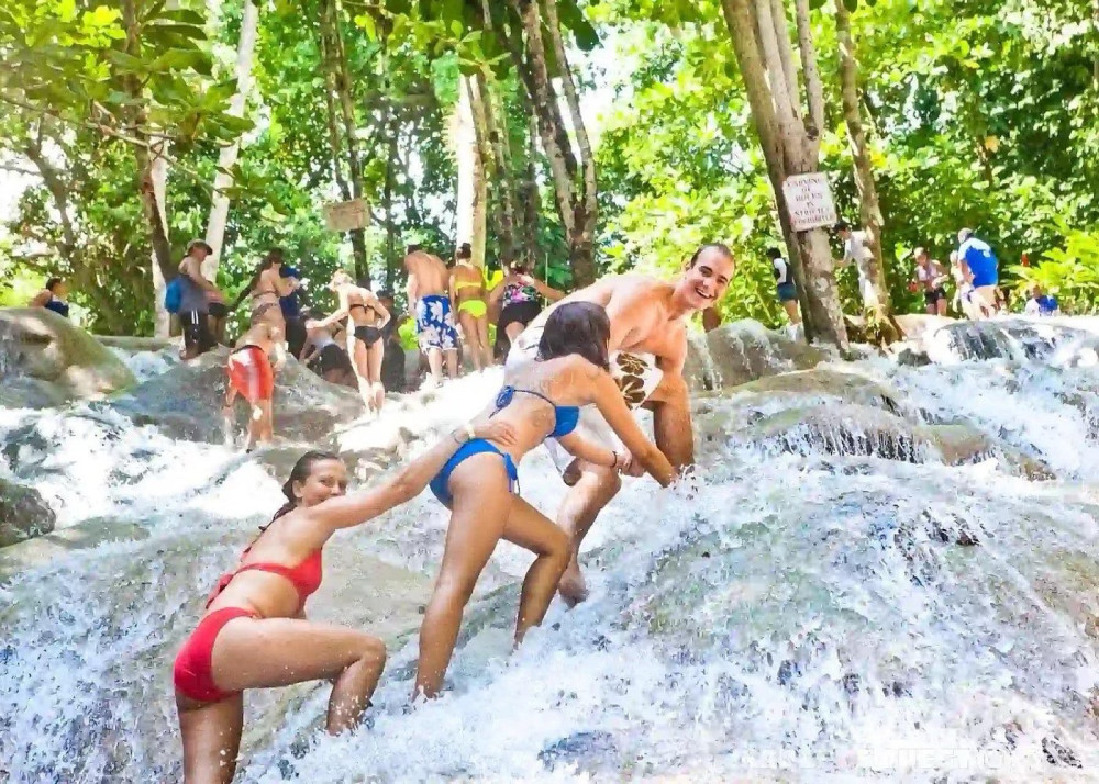 Ocho Rios and Dunn's River Falls from Ocho Rios