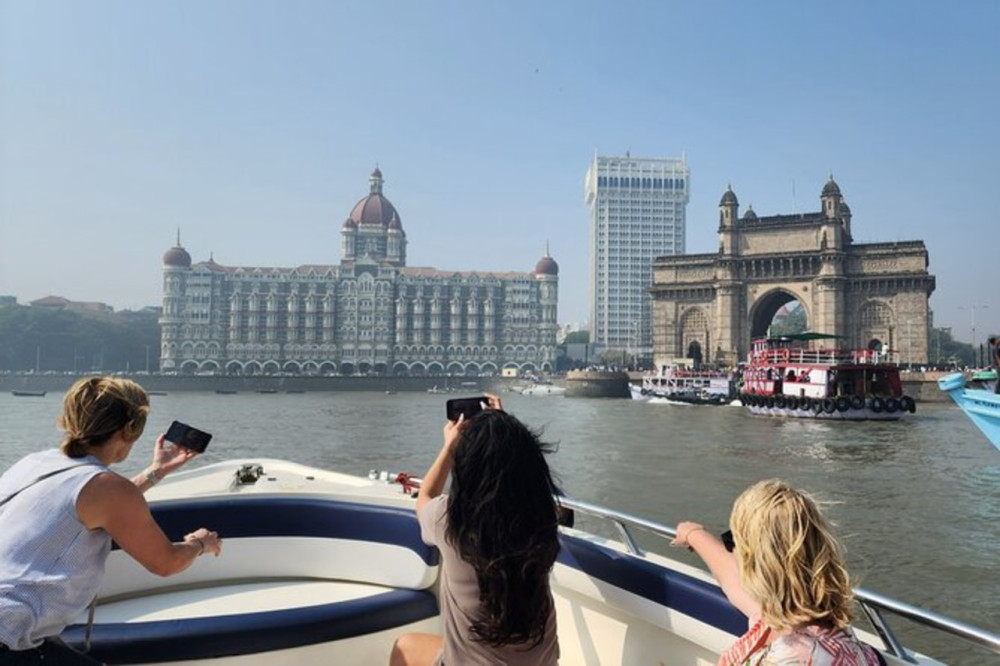 Private Mumbai City Tour & Elephanta Caves by Speedboat