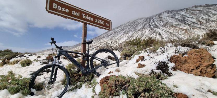 Bosch Electric Mountain Bike Rent,country Spain